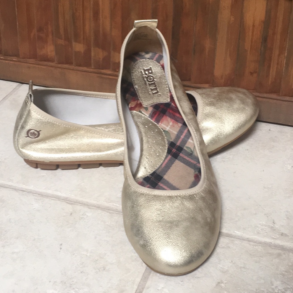 BORN Metallic White Gold Ballet Flats Thick Tread